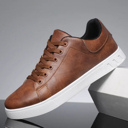 Nette herensneakers in leerlook met witte zool