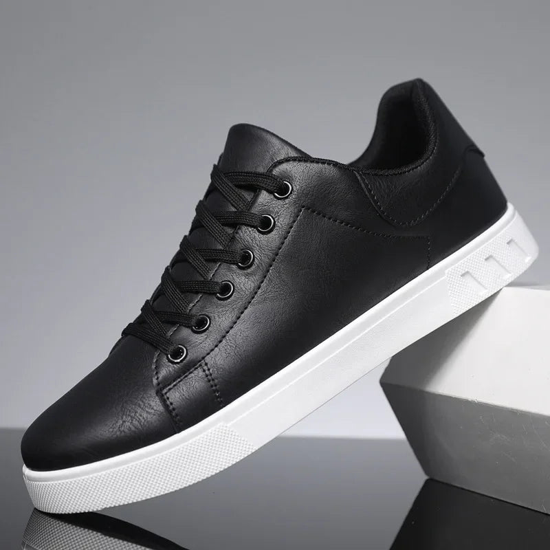 Nette herensneakers in leerlook met witte zool