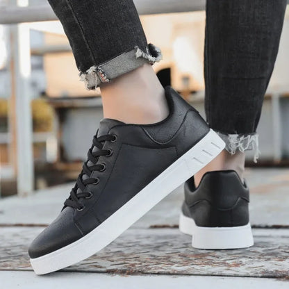 Nette herensneakers in leerlook met witte zool