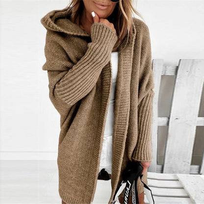 Oversized gebreid damesvest met capuchon en vleermuismouwen - camel