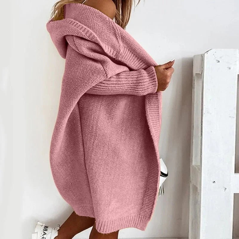 Oversized gebreid damesvest met capuchon en vleermuismouwen