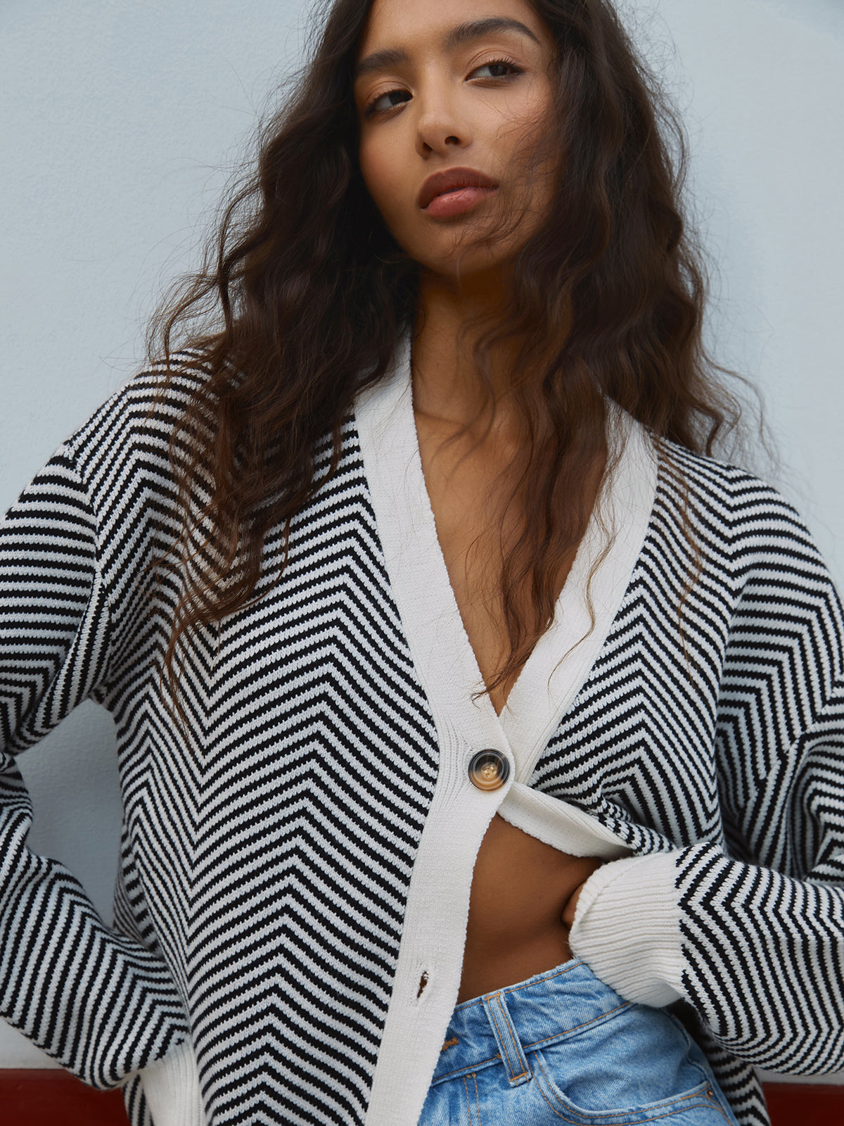 Oversized damesvest met visgraatstreep, V-hals en contrastboorden