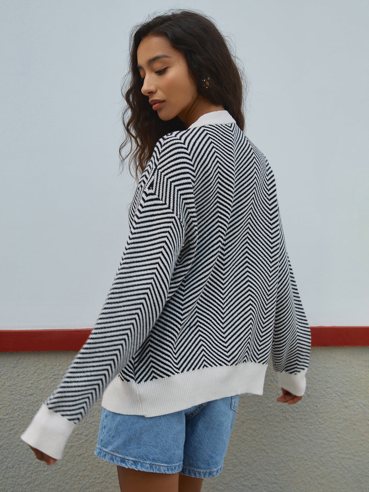 Oversized damesvest met visgraatstreep, V-hals en contrastboorden