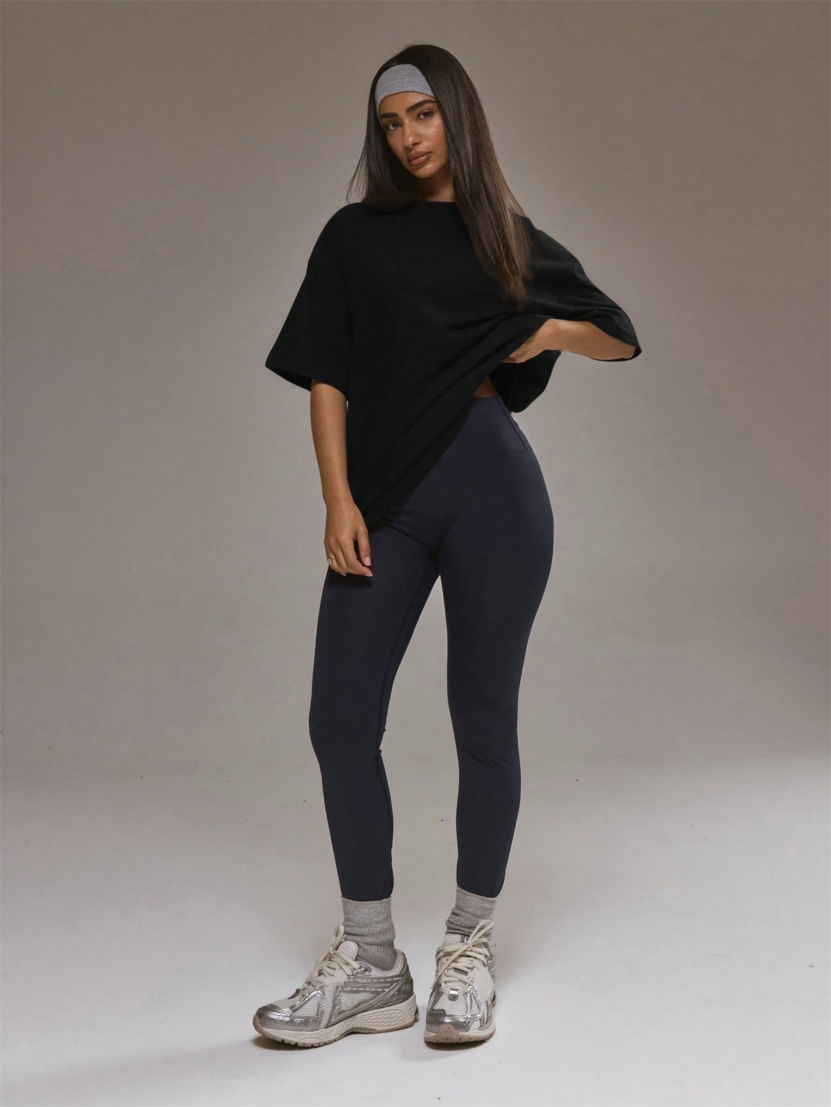 Oversized T-shirt voor dames van zachte stretchstof met ronde hals - beeld 14