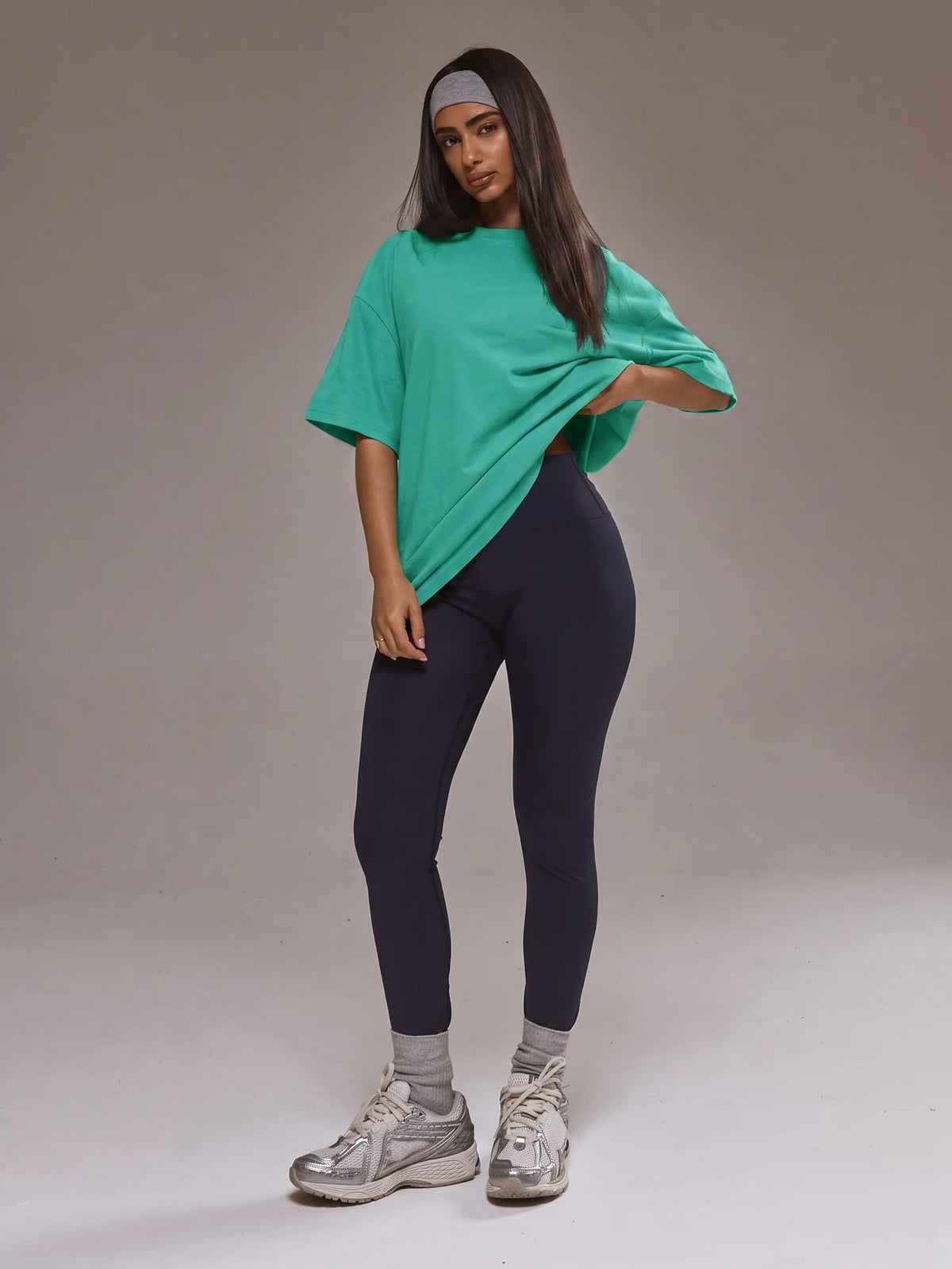 Oversized T-shirt voor dames van zachte stretchstof met ronde hals - beeld 15