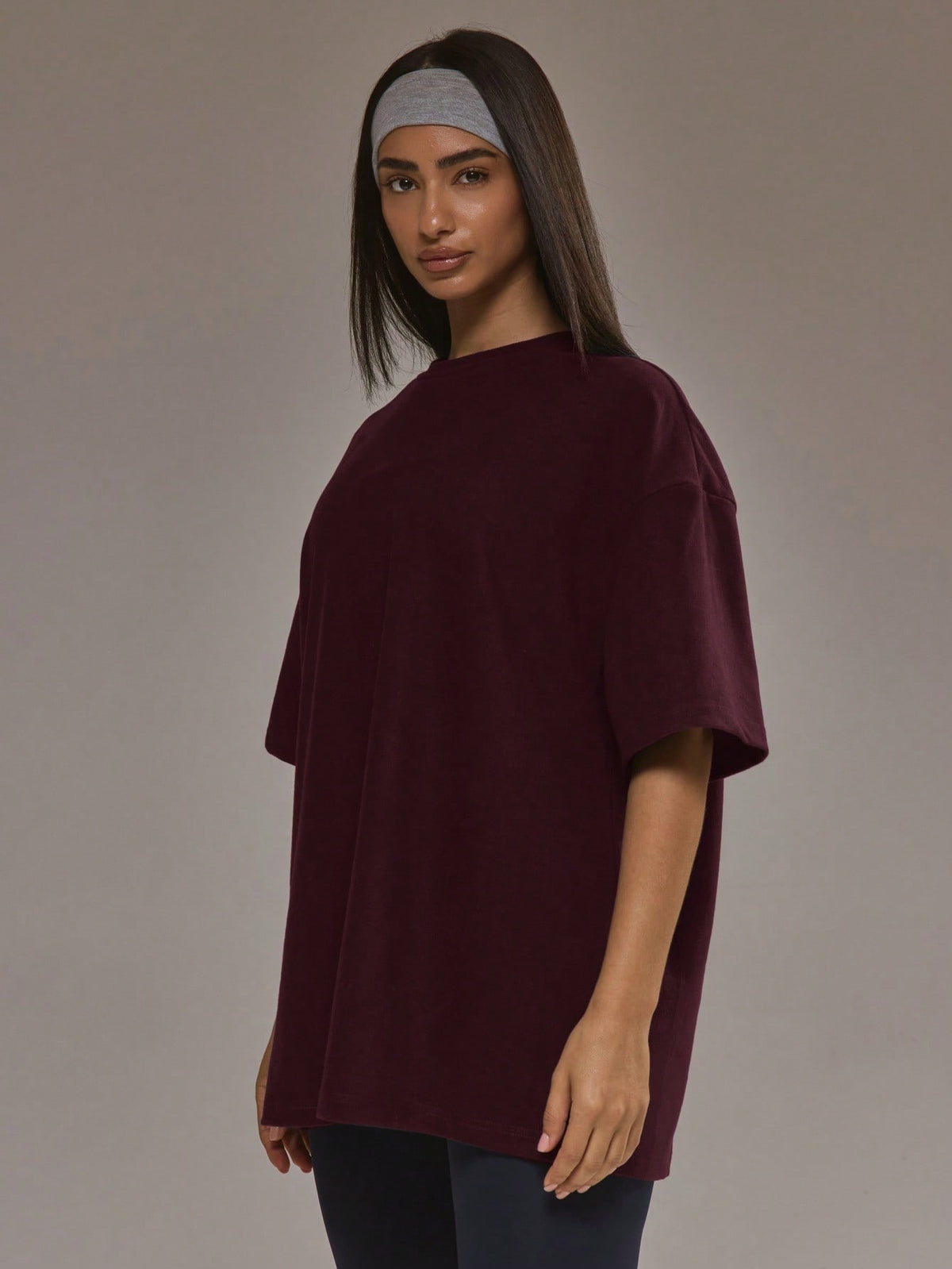 Oversized T-shirt voor dames van zachte stretchstof met ronde hals - bordeaux