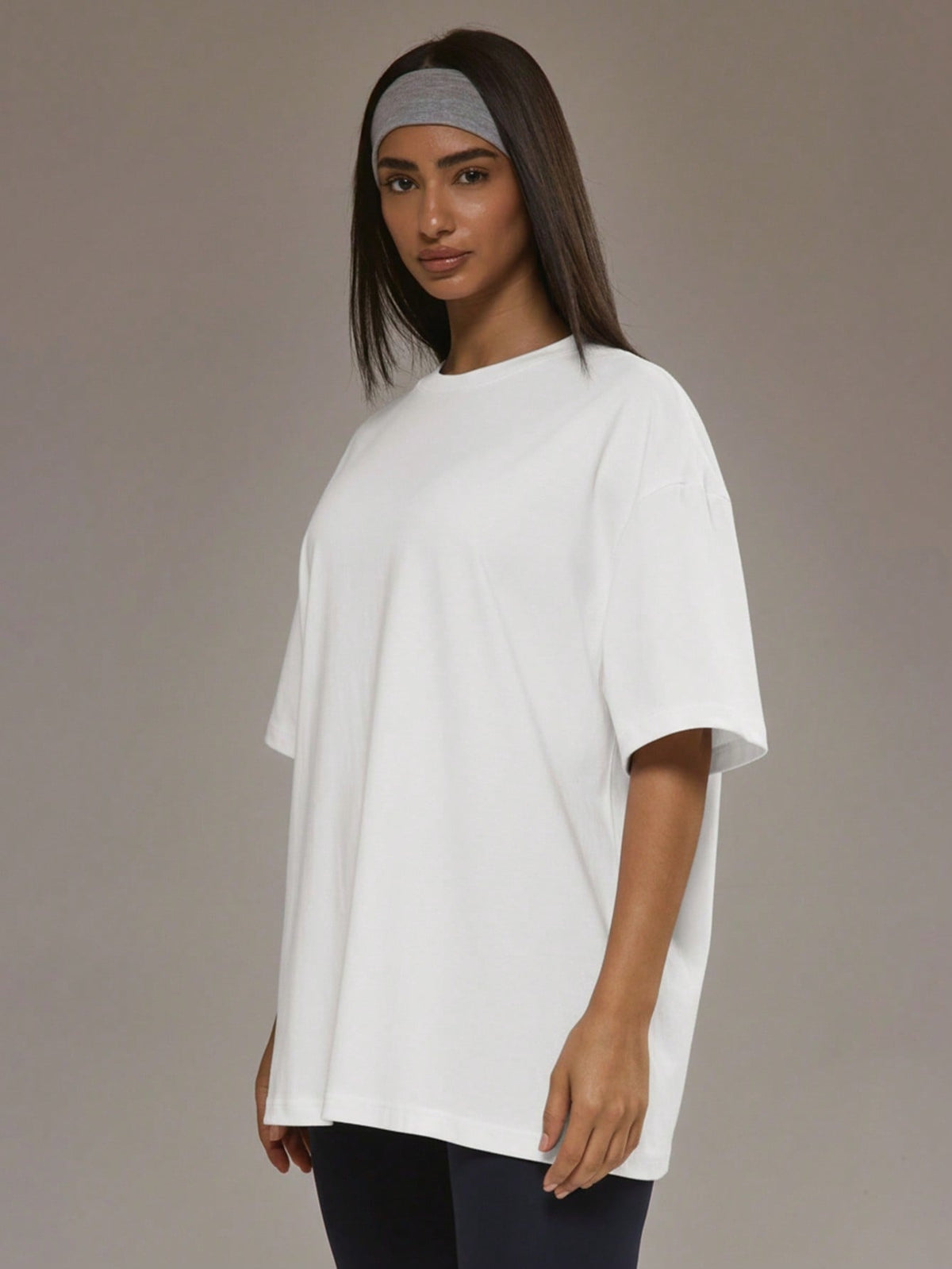 Oversized T-shirt voor dames van zachte stretchstof met ronde hals - wit