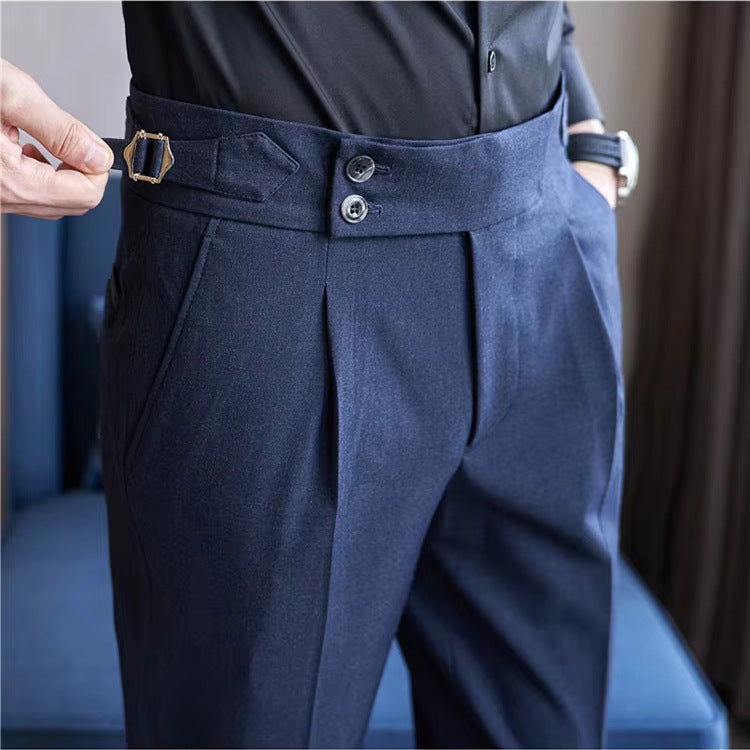 Pantalon voor heren met hoge taille, twee knopen en verstelbare zijtabs met gesp - marineblauw
