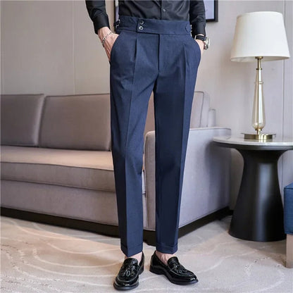 Pantalon voor heren met hoge taille, twee knopen en verstelbare zijtabs met gesp - beeld 6