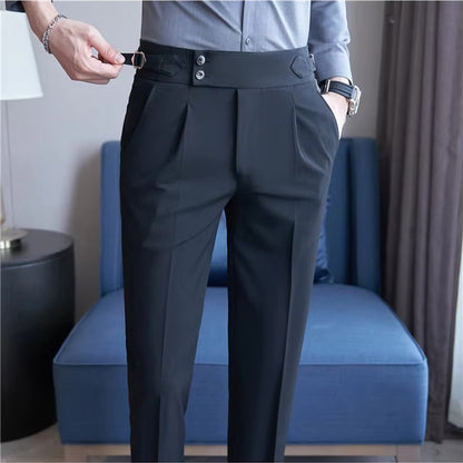 Pantalon voor heren met hoge taille, twee knopen en verstelbare zijtabs met gesp - beeld 7
