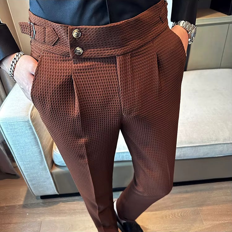 Pantalon voor heren met wafelstructuur, hoge taille en verstelbare zijtabs - koffiebruin