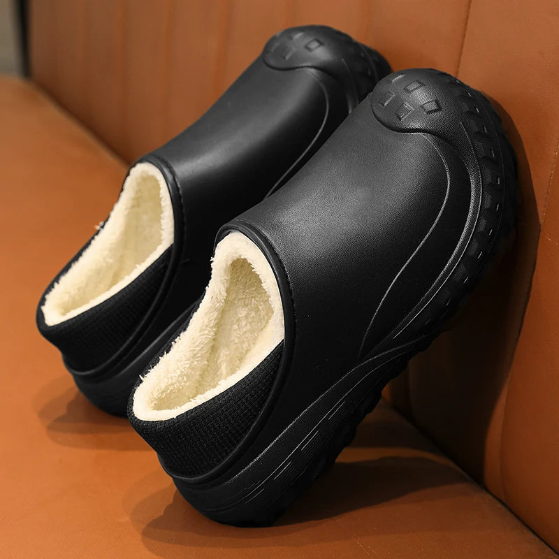 Gevoerde pantoffels van EVA met fleece voering en dikke zool met blokprofiel - zwart