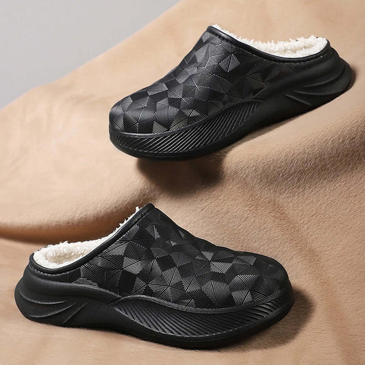 Pantoffels met waterafstotende bovenkant in geometrisch reliëf, teddy voering en dikke zool - beeld 2