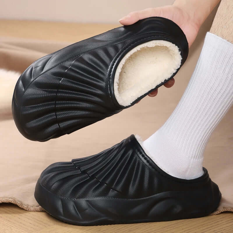 Pantoffels met geribbelde EVA-schaal, pluche voering, open hiel en golvende zool - beeld 5