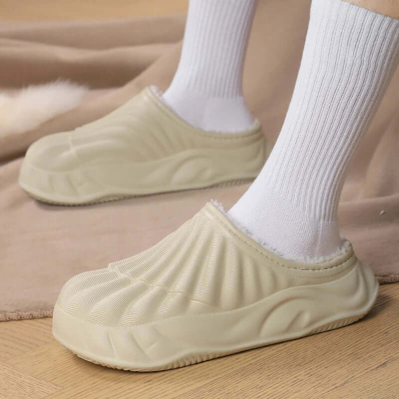 Pantoffels met geribbelde EVA-schaal, pluche voering, open hiel en golvende zool - beeld 6