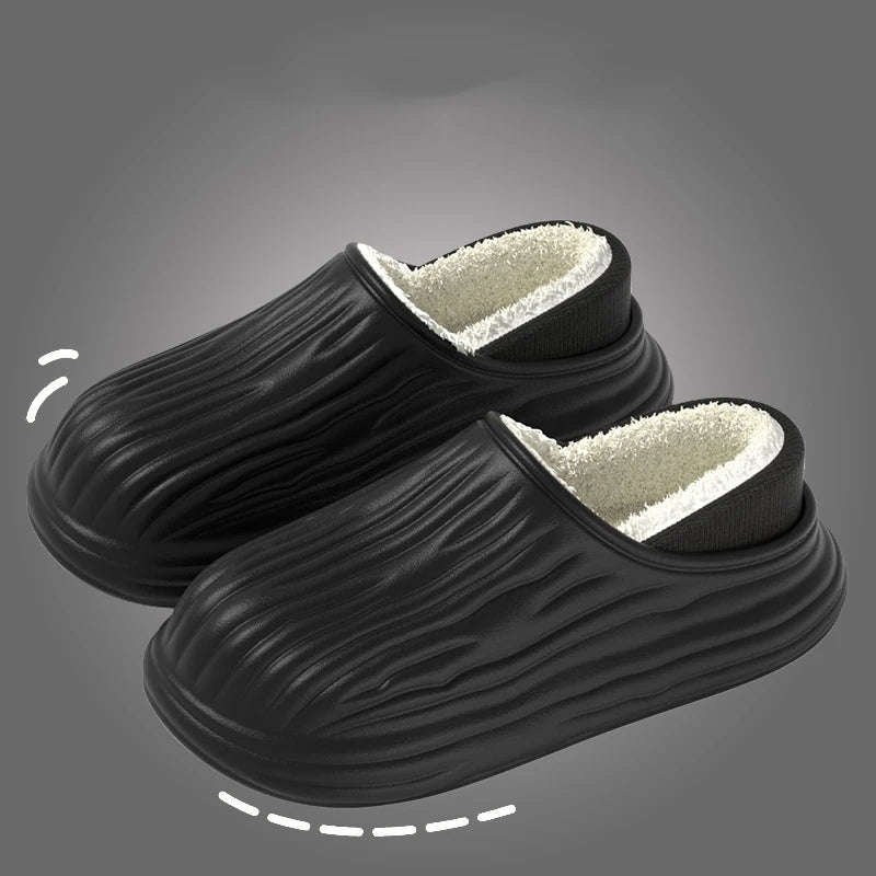 Pantoffels met golfreliëf in de buitenkant, pluche voering en dikke zool - zwart