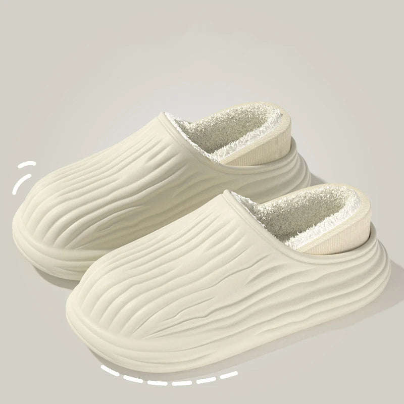 Pantoffels met golfreliëf in de buitenkant, pluche voering en dikke zool - crème