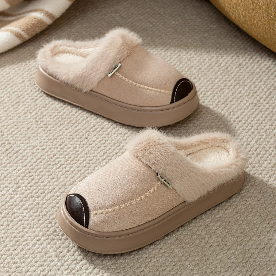 Pantoffels met dikke zool, suède look bovenkant en pluche rand