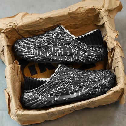 Pantoffels met dikke gegolfde zool, waterafstotende buitenkant met print en pluche voering - zwart