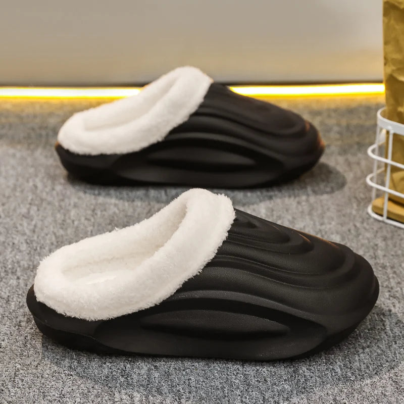 Pantoffels met EVA-buitenkant in golvend reliëf, pluche kraag en gesloten hiel