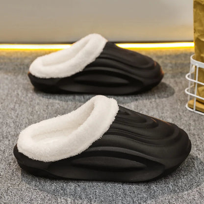 Pantoffels met EVA-buitenkant in golvend reliëf, pluche kraag en gesloten hiel - zwart