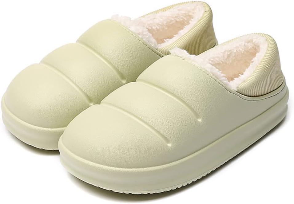 Pantoffels met gladde bovenkant in pufferlook, pluche voering en dikke zool - lichtgroen, geribde hiel