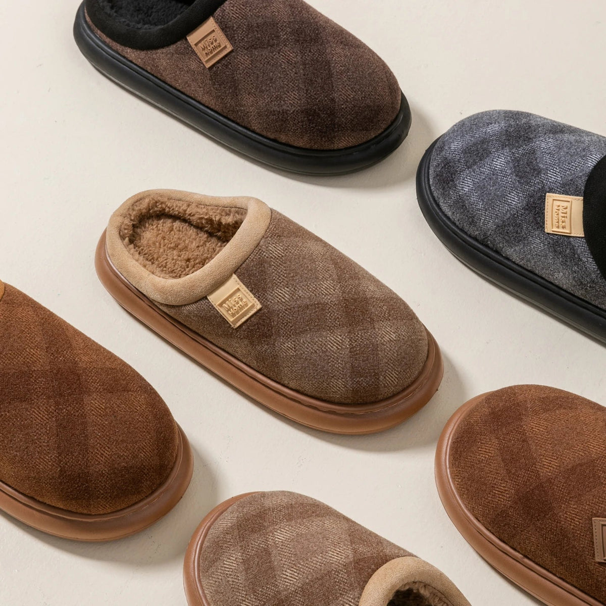 Pantoffels met geruite bovenkant, teddy voering, rand in suède look en open hiel - beeld 4