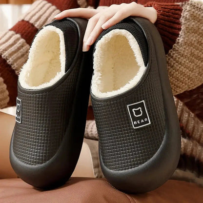 Pantoffels met waterafstotende buitenkant in ruitjesstructuur, pluche voering en dikke zool