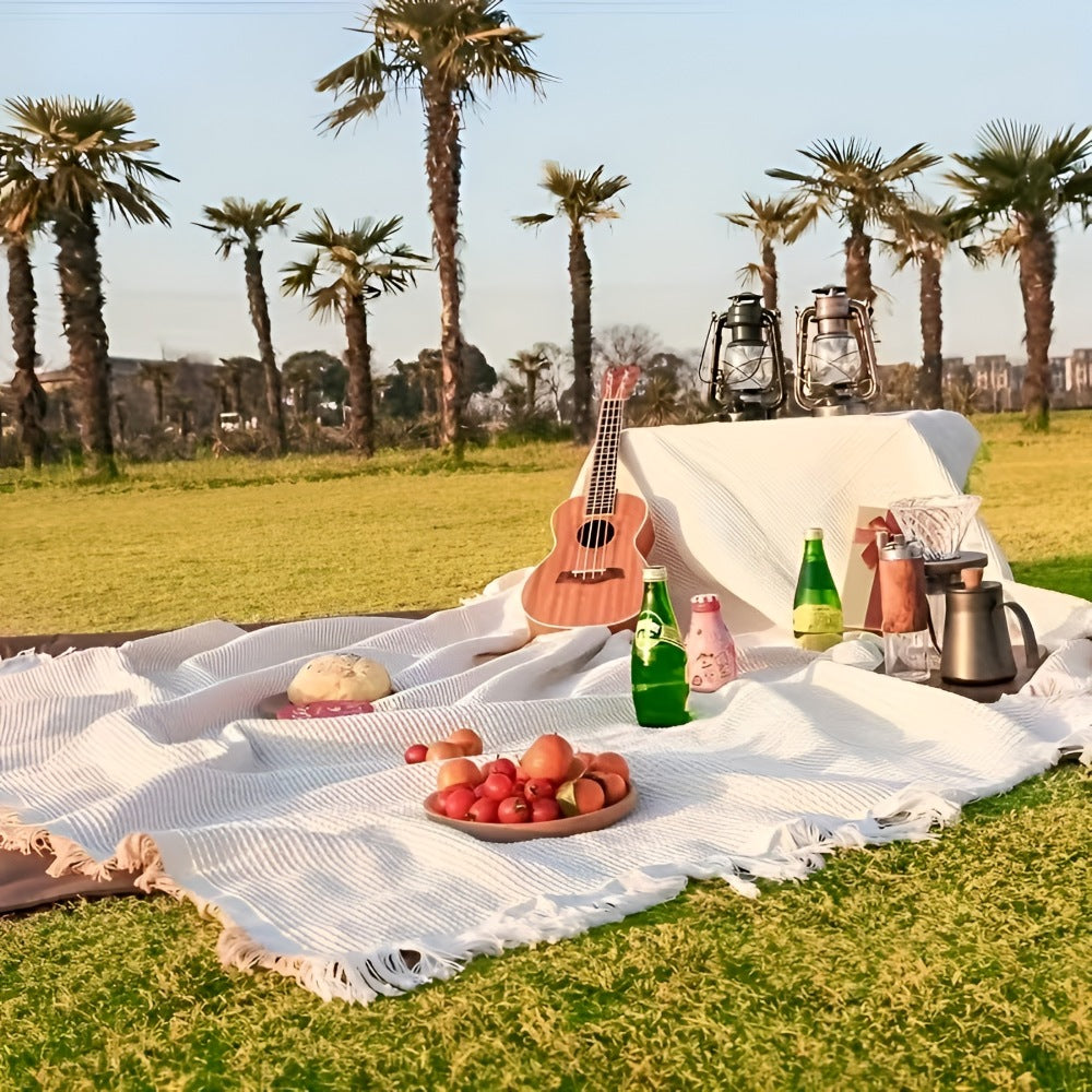 Picknickkleed van 180 x 180 cm met wafelstructuur en franjes op het gras - beeld 2