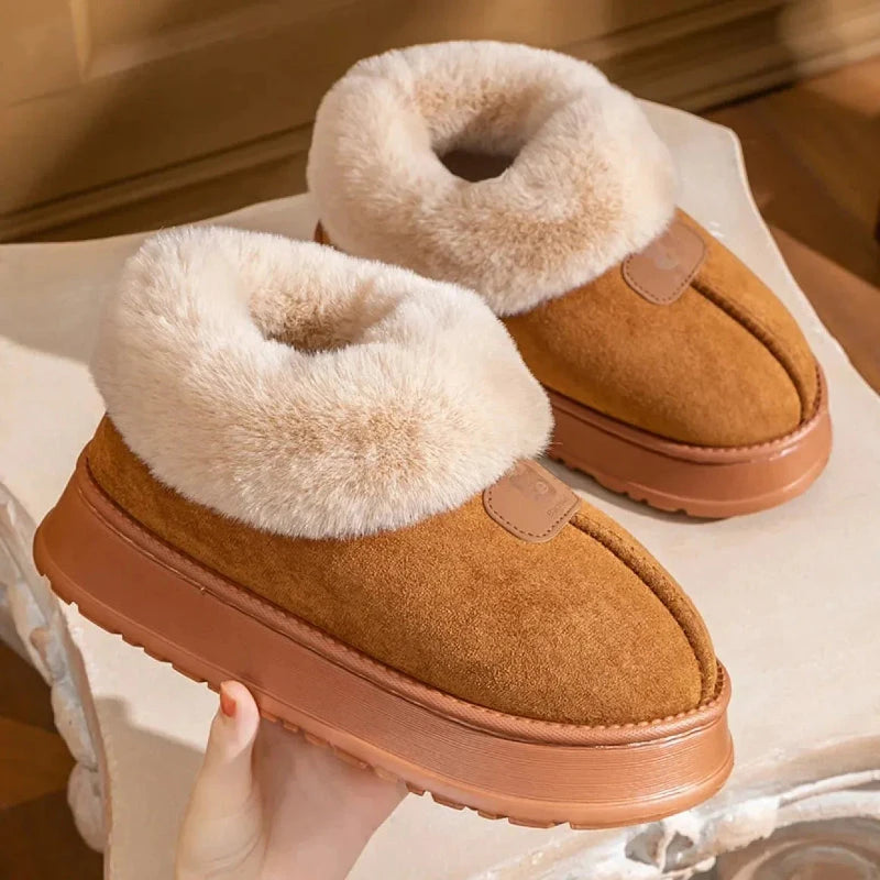 Plateau pantoffels in suède look met omgeslagen kraag van imitatiebont en dikke rubberen zool - camel