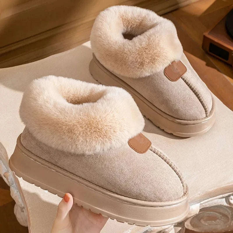 Plateau pantoffels in suède look met omgeslagen kraag van imitatiebont en dikke rubberen zool - beige