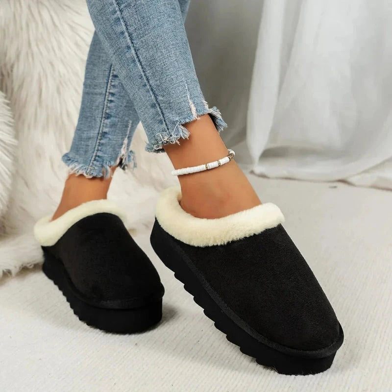 Plateau pantoffels voor dames in suède look met pluche rand en dikke profielzool - zwart