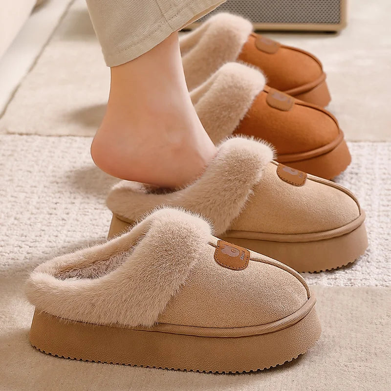 Plateau pantoffels voor dames in suède look met brede pluche rand en open hiel - beeld 2