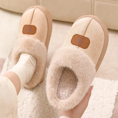 Plateau pantoffels voor dames in suède look met brede pluche rand en open hiel - beige