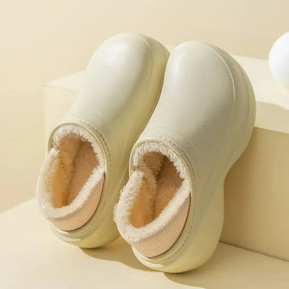 Plateau pantoffels met waterafstotende buitenkant, pluche voering en geribde boord - crème