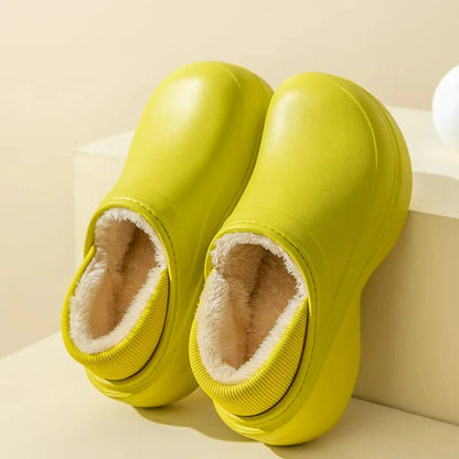 Plateau pantoffels met waterafstotende buitenkant, pluche voering en geribde boord - limegroen