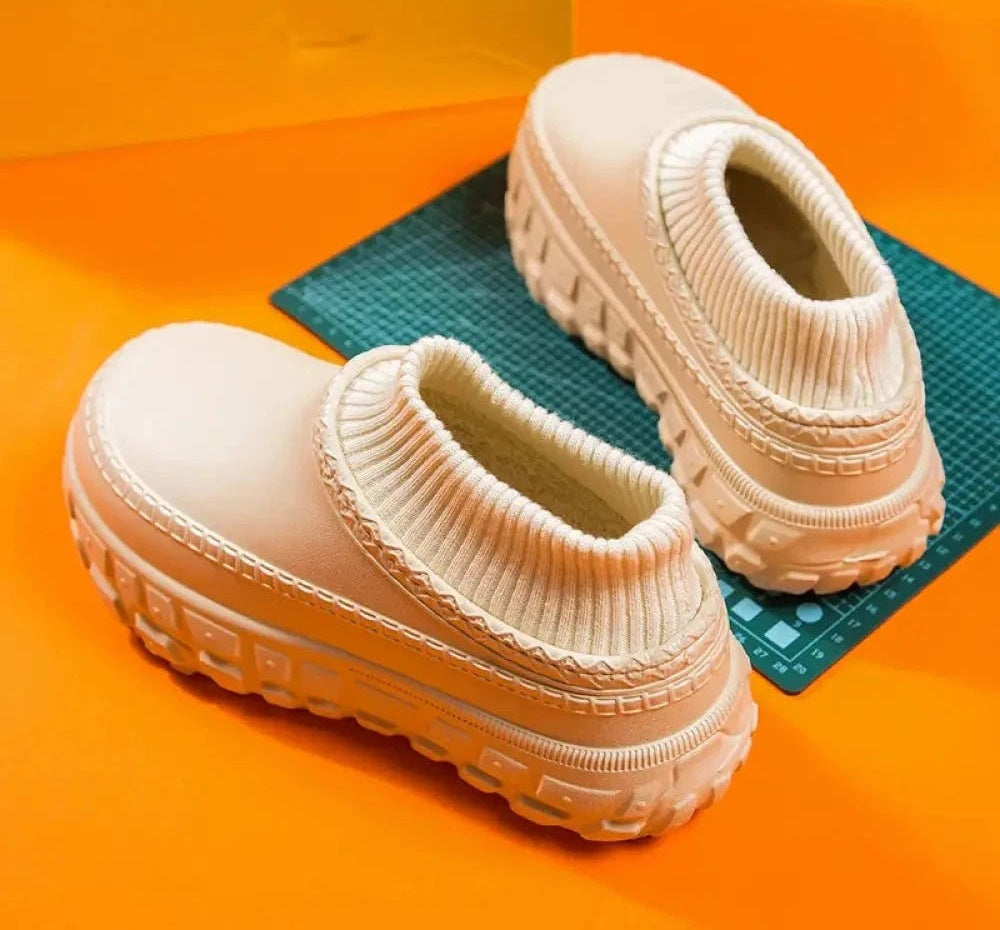 Plateau pantoffels met dikke profielzool, gladde buitenkant en pluche voering - beeld 4