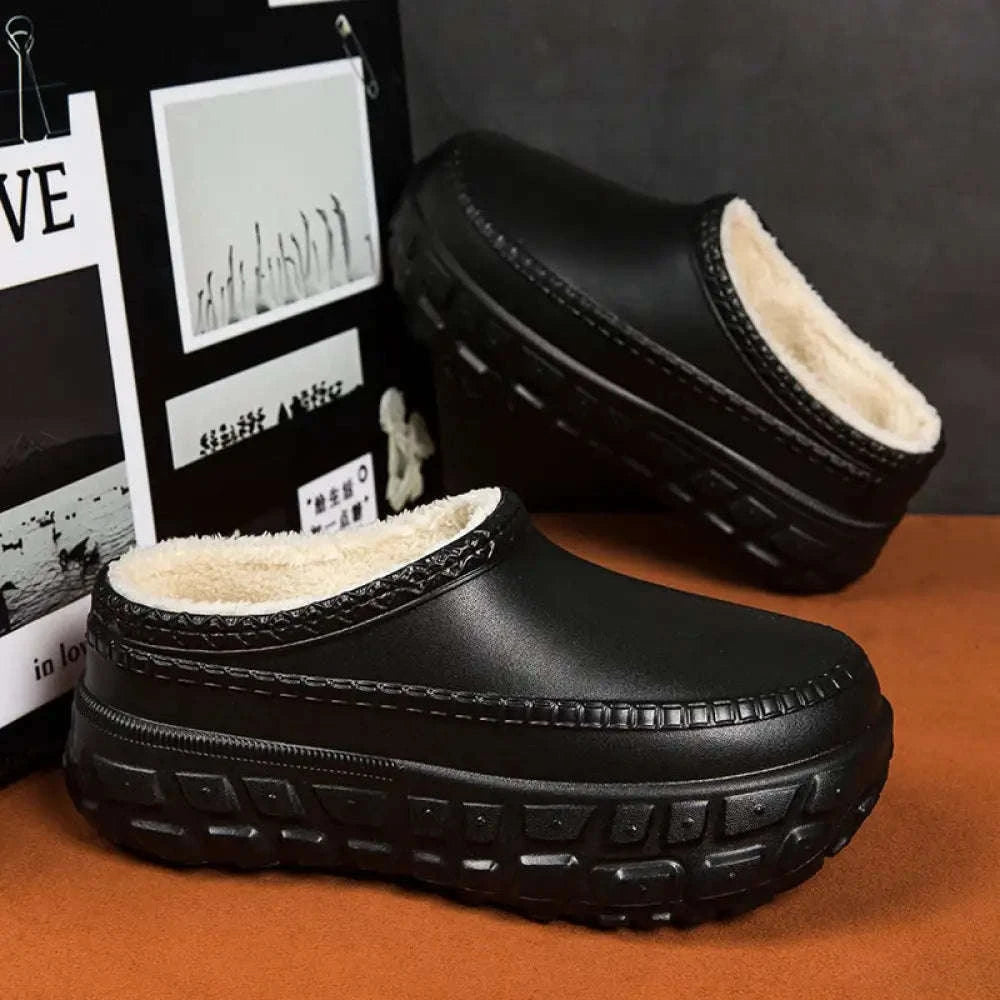 Plateau pantoffels met dikke profielzool, gladde buitenkant en pluche voering - zwart / pluche rand