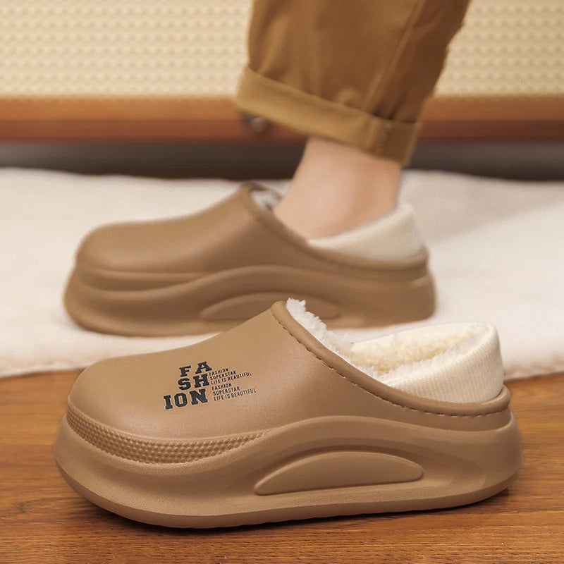 Plateau pantoffels met gladde buitenkant, pluche voering, open hiel en hoge zool