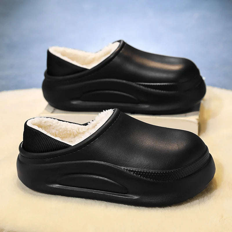 Plateau pantoffels met gladde buitenkant, pluche voering, open hiel en hoge zool - zwart