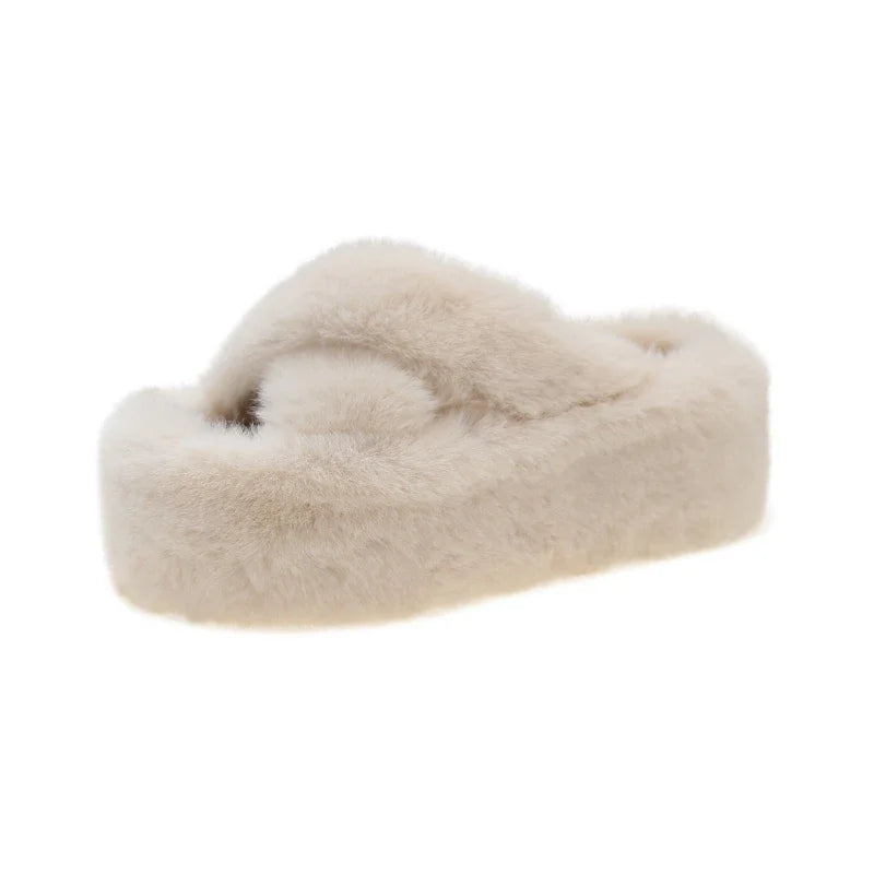 Slippers met gekruiste banden van imitatiebont en een dikke plateauzool in pluche - crème