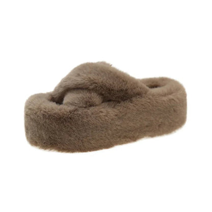 Slippers met gekruiste banden van imitatiebont en een dikke plateauzool in pluche - khaki