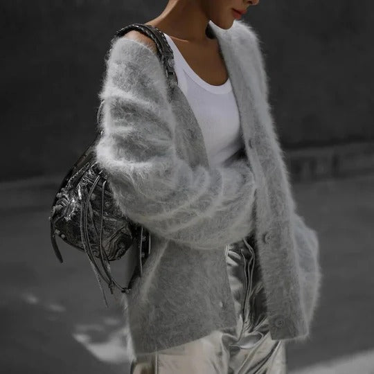 Pluizig oversized damesvest met diepe V-hals en knoopsluiting - grijs