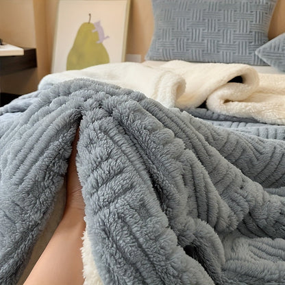Dubbelzijdige sherpa plaid met vlechtpatroon - beeld 4