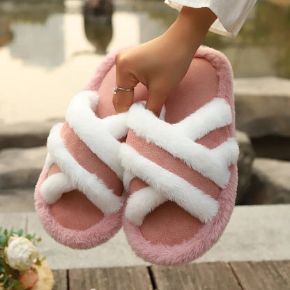 Slippers met gekruiste banden van imitatiebont en pluche rand - roze