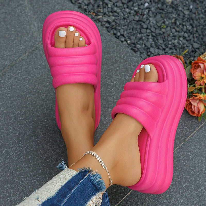 Slippers met gelaagde plateauzool en brede geribde band - beeld 2