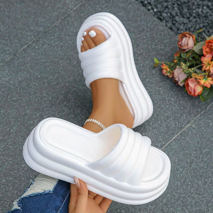 Slippers met gelaagde plateauzool en brede geribde band - beeld 4