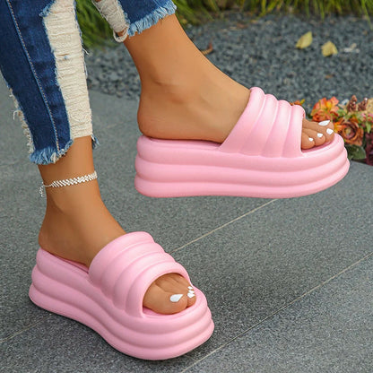 Slippers met gelaagde plateauzool en brede geribde band - beeld 6