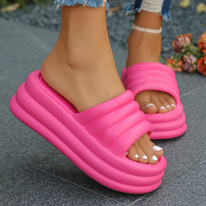 Slippers met gelaagde plateauzool en brede geribde band - fuchsia