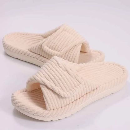 Slippers van ribstof met open teen en verstelbare band met klittenband - beige